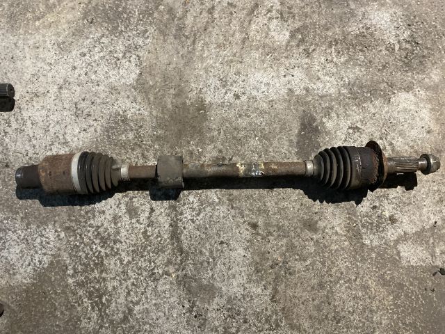 bontott SUZUKI SX4 Bal Féltengely