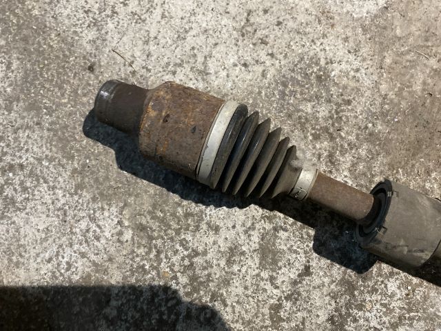 bontott SUZUKI SX4 Bal Féltengely