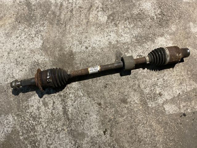 bontott SUZUKI SX4 Bal Féltengely