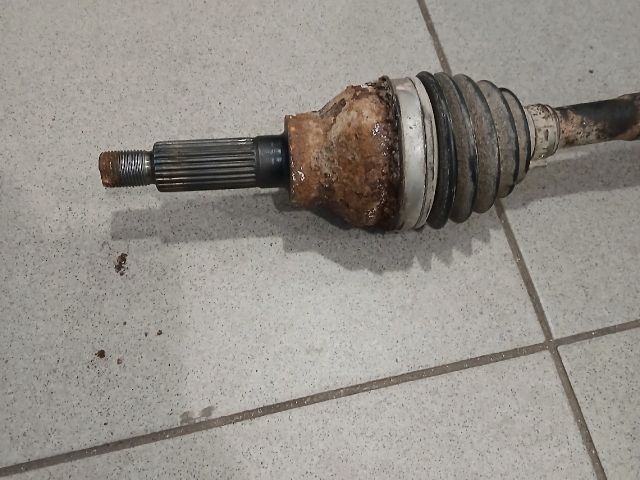 bontott SUZUKI SX4 Bal hátsó Féltengely