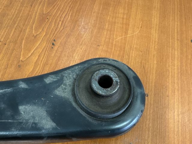 bontott SUZUKI SX4 Jobb első Lengőkar