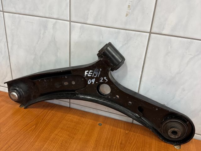 bontott SUZUKI SX4 Jobb első Lengőkar