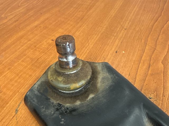 bontott SUZUKI SX4 Jobb első Lengőkar