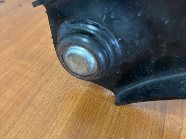 bontott SUZUKI SX4 Jobb első Lengőkar