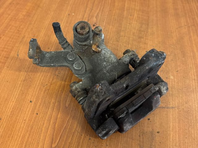 bontott SUZUKI SX4 Jobb hátsó Féknyereg Munkahengerrel