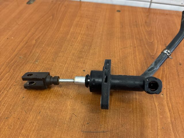 bontott SUZUKI SX4 Kuplung Főhenger