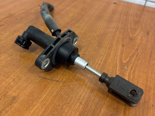 bontott SUZUKI SX4 Kuplung Főhenger