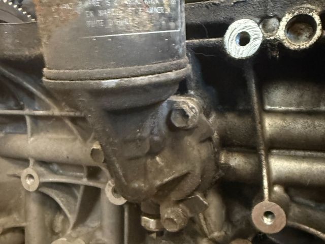 bontott SUZUKI SX4 Olajszűrő Ház