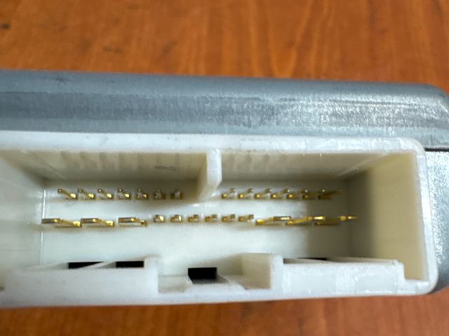 bontott SUZUKI SX4 Osztómű Vezérlő Modul