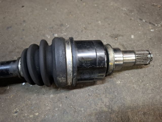 bontott SUZUKI SX4 Bal Féltengely