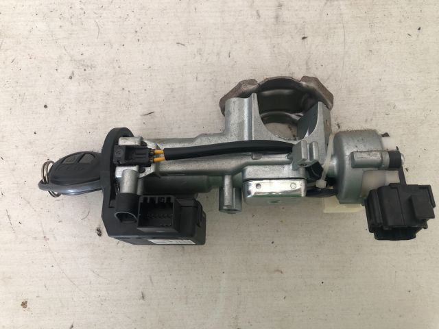 bontott SUZUKI SX4 Gyújtáskapcsoló