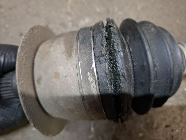 bontott SUZUKI SX4 Jobb Féltengely