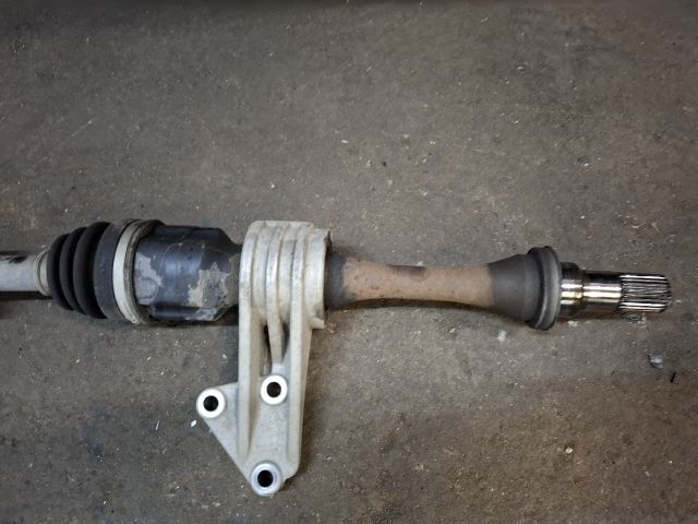 bontott SUZUKI SX4 Jobb Féltengely