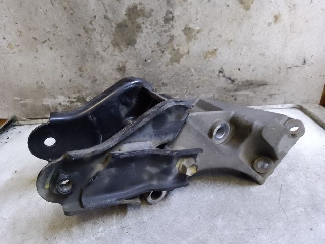 bontott SUZUKI SX4 Motor Tartó Bak (Fém)