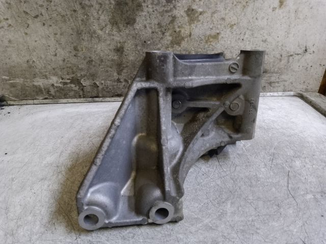 bontott SUZUKI SX4 Motor Tartó Bak (Fém)