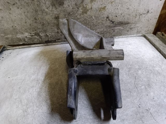 bontott SUZUKI SX4 Motor Tartó Bak (Fém)