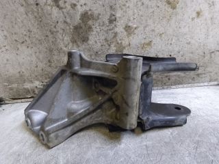 bontott SUZUKI SX4 Motor Tartó Bak (Fém)