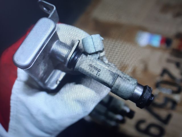 bontott SUZUKI SX4 Porlasztó Sor / Híd