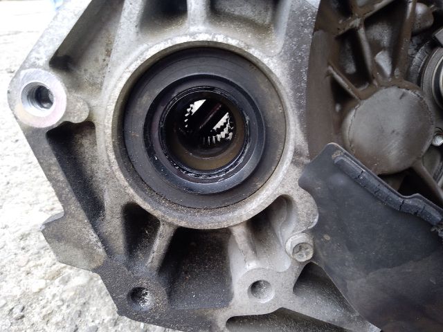 bontott SUZUKI SX4 Váltó (Mechanikus)