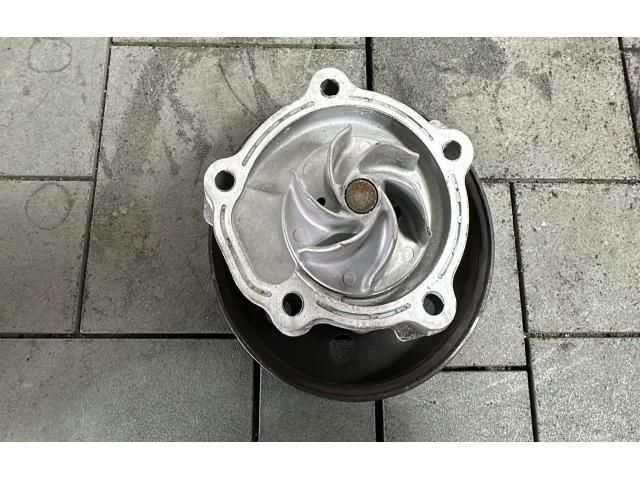 bontott SUZUKI SX4 Vízpumpa