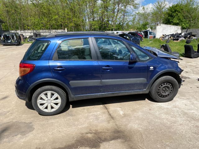 bontott SUZUKI SX4 Jobb első Féknyereg Munkahengerrel