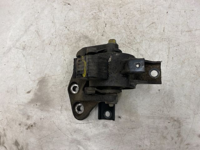 bontott SUZUKI SX4 Motor Tartó Bak Jobb