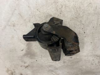 bontott SUZUKI SX4 Motor Tartó Bak Jobb