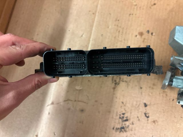 bontott SUZUKI SX4 Motorvezérlő