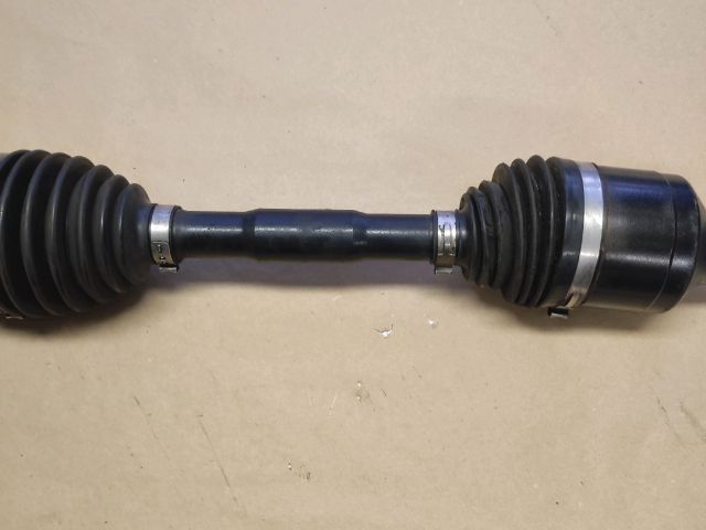 bontott SUZUKI SX4 Jobb Féltengely