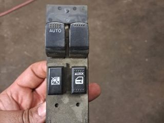 bontott SUZUKI SX4 Ablakemelő Kapcsoló Négyes / Kettes