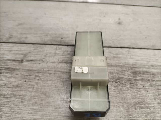 bontott SUZUKI SX4 Ablakemelő Kapcsoló Négyes / Kettes