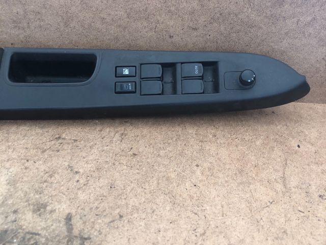 bontott SUZUKI SX4 Ablakemelő Kapcsoló Négyes / Kettes