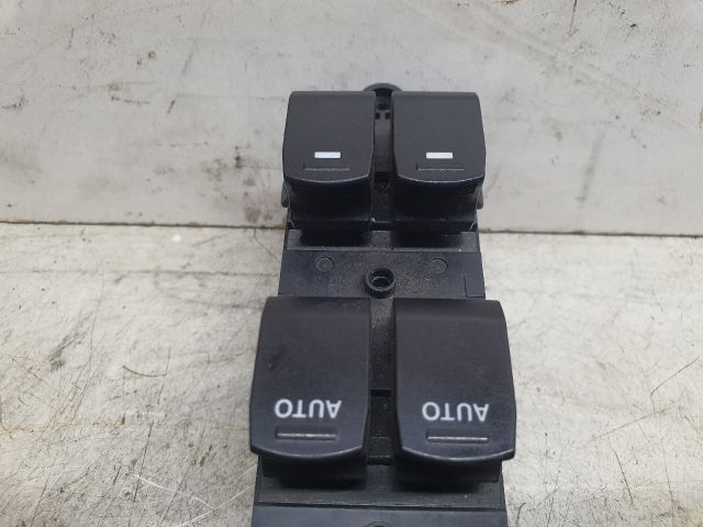 bontott SUZUKI SX4 Ablakemelő Kapcsoló Négyes / Kettes