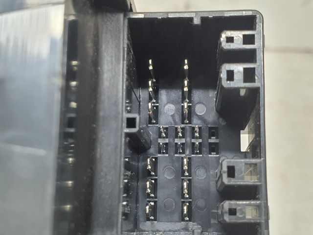 bontott SUZUKI SX4 Ablakemelő Kapcsoló Négyes / Kettes