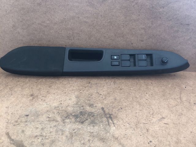 bontott SUZUKI SX4 Ablakemelő Kapcsoló Négyes / Kettes