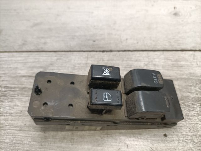 bontott SUZUKI SX4 Ablakemelő Kapcsoló Négyes / Kettes