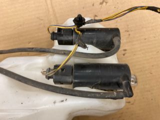 bontott SUZUKI SX4 Ablakmosó Tartály