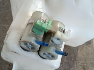 bontott SUZUKI SX4 Ablakmosó Tartály