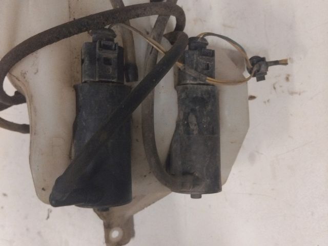 bontott SUZUKI SX4 Ablakmosó Tartály