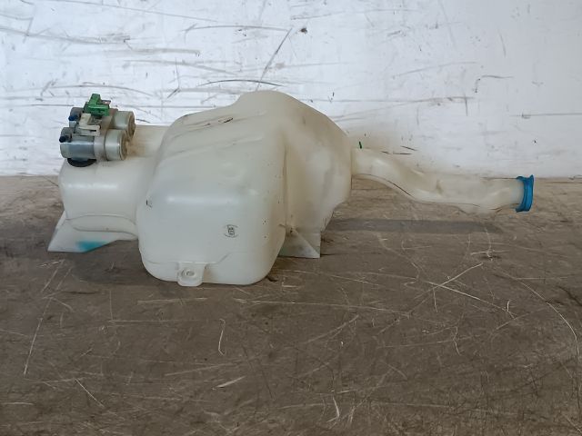 bontott SUZUKI SX4 Ablakmosó Tartály