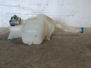 bontott SUZUKI SX4 Ablakmosó Tartály