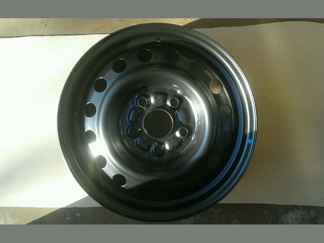 bontott SUZUKI SX4 Acélfelni (1 db)