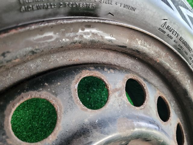 bontott SUZUKI SX4 Acélfelni Gumival (1 db)