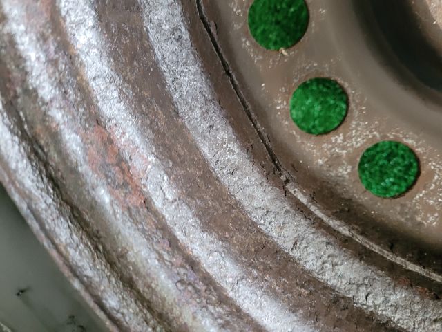 bontott SUZUKI SX4 Acélfelni Gumival (1 db)