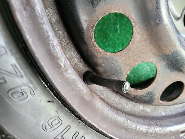 bontott SUZUKI SX4 Acélfelni Gumival (1 db)