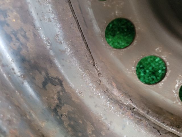 bontott SUZUKI SX4 Acélfelni Gumival (1 db)