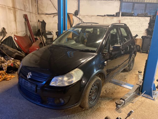 bontott SUZUKI SX4 Bal A Oszlop