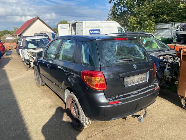 bontott SUZUKI SX4 Bal A Oszlop