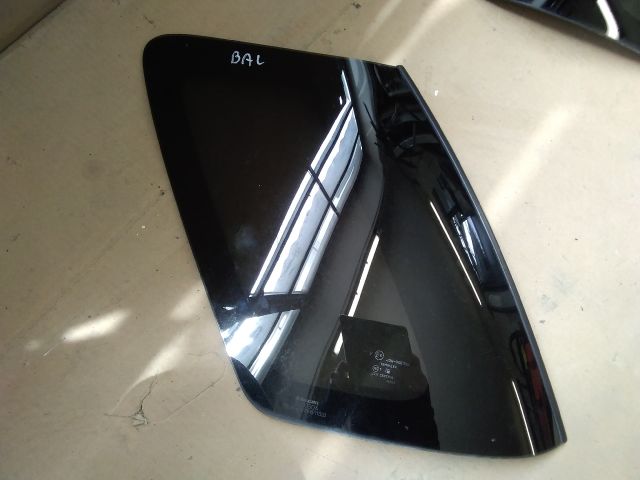 bontott SUZUKI SX4 Bal C Oszlop Oldalablak Üveg