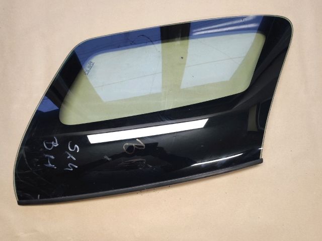 bontott SUZUKI SX4 Bal C Oszlop Oldalablak Üveg